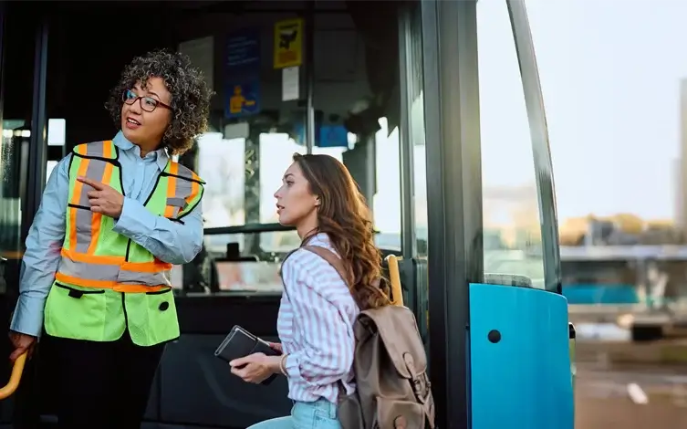 Cabecera-Transporte-viajeros-caract-especiales Conducción de Carretillas Elevadoras