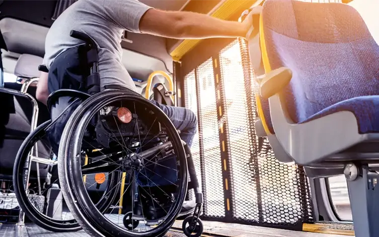 Cabecera-atencion-cliente-discapacidad-viajeros Conducción de Carretillas Elevadoras